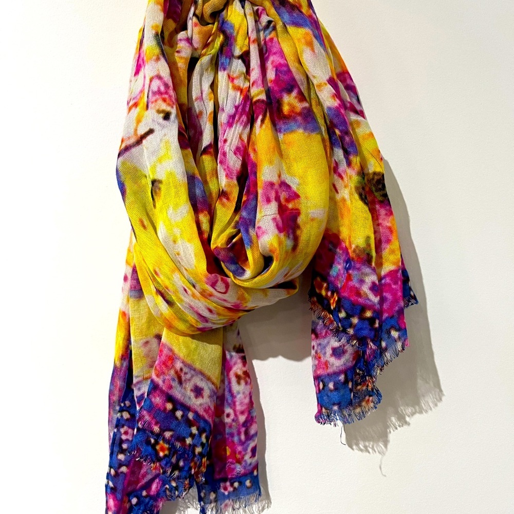Neiman Marcus Scarf Large floral print